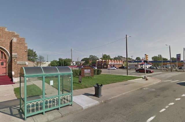 Dexter and Davison bus stop