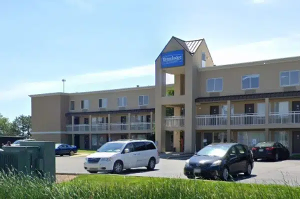 Fort Wayne, IN - Stabbing at Travelodge Hotel Leaves One Victim Injured