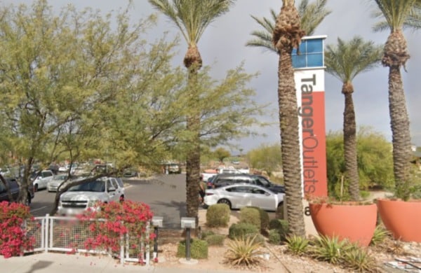 Glendale, AZ - One Child, Four Adults Wounded During Shooting at the Tanger Outlet Mall in Pheonix
