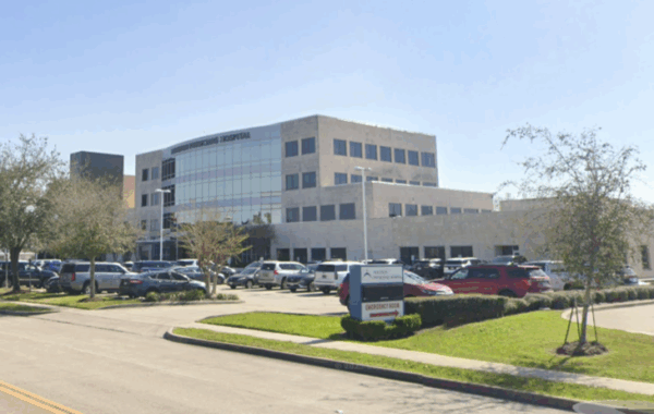 Houston, TX - Houston Physicians Hospital Doctor Dwayne Dunbar Charged with Assaulting 14-Year-Old