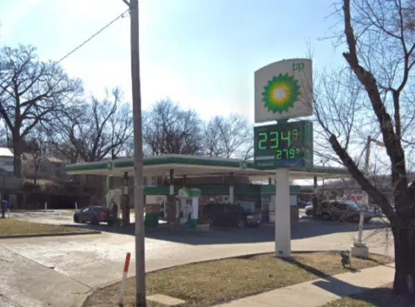 Kansas City, MO - One Dead After Shooting at East Side BP Gas Station