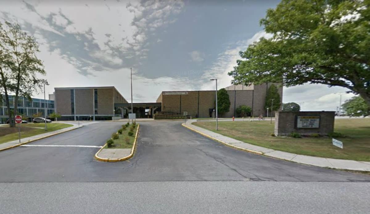 New London High School