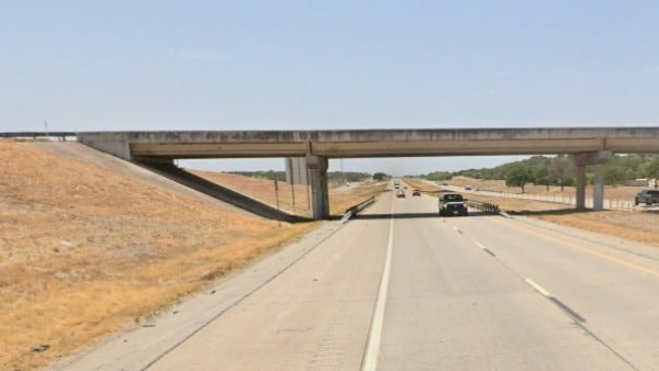 Palo Pinto County, TX - 1 Dead, 3 Wounded in Accident Involving 4 Big Rigs and a Passenger Vehicle on I-20