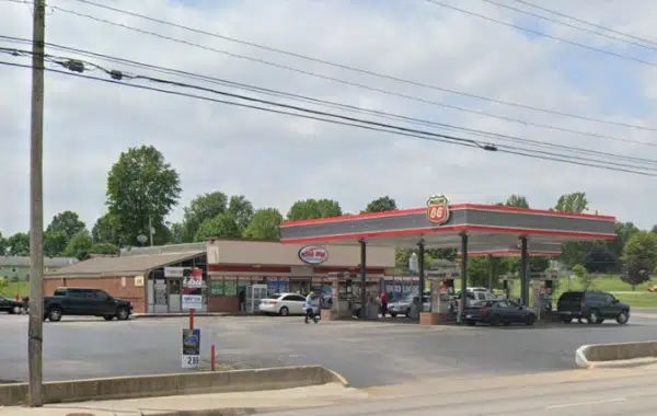 Springfield, MO - Shooting Outside of Conoco Village Mart Leaves One Man Dead