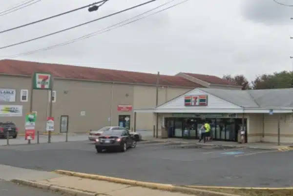 Wilmington, DE - Man Dead, Woman Injured in Police Shooting Outside 7-Eleven in Richardson Park