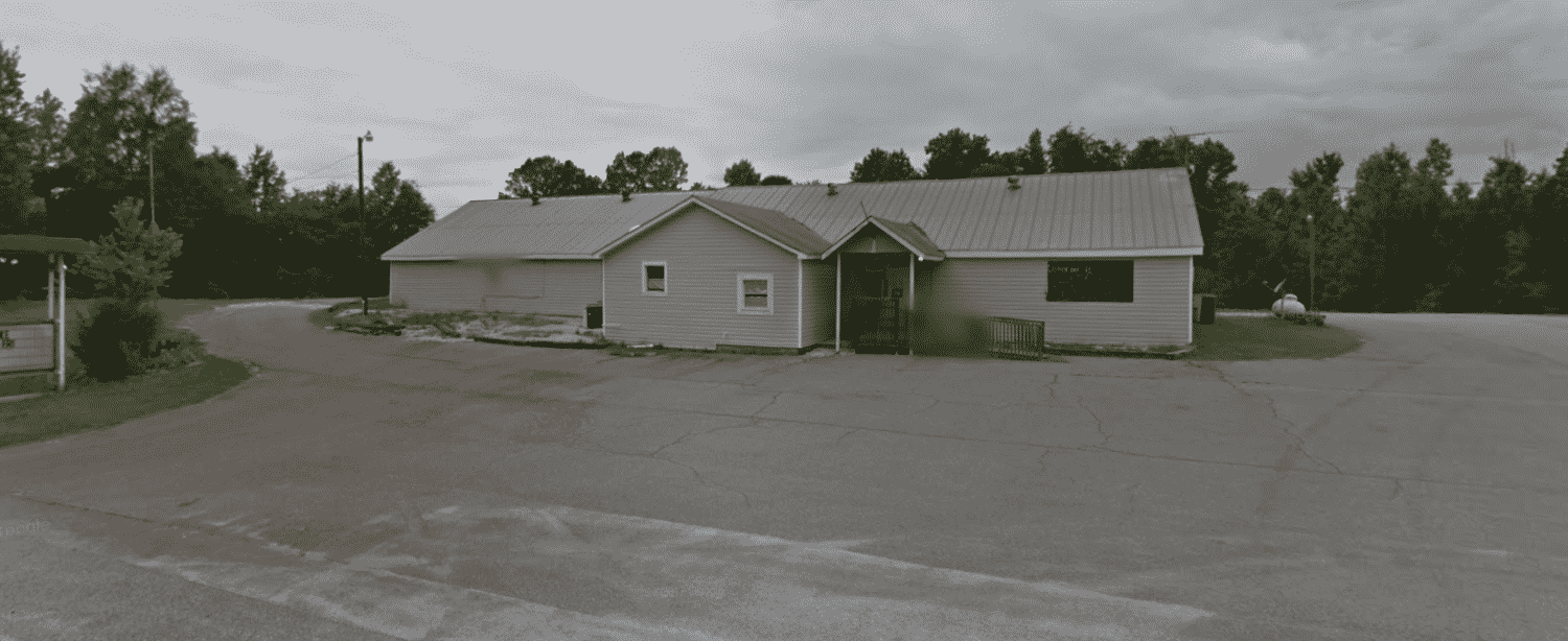 Circle W Bar & Grill in Valley, Alabama